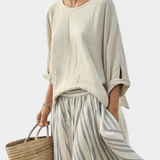 Cjelina Casual Daisy s Oversize Majicom i Midi Suknjom s Prugama od Lino Bambusa za Elegantni i Udoban Stil