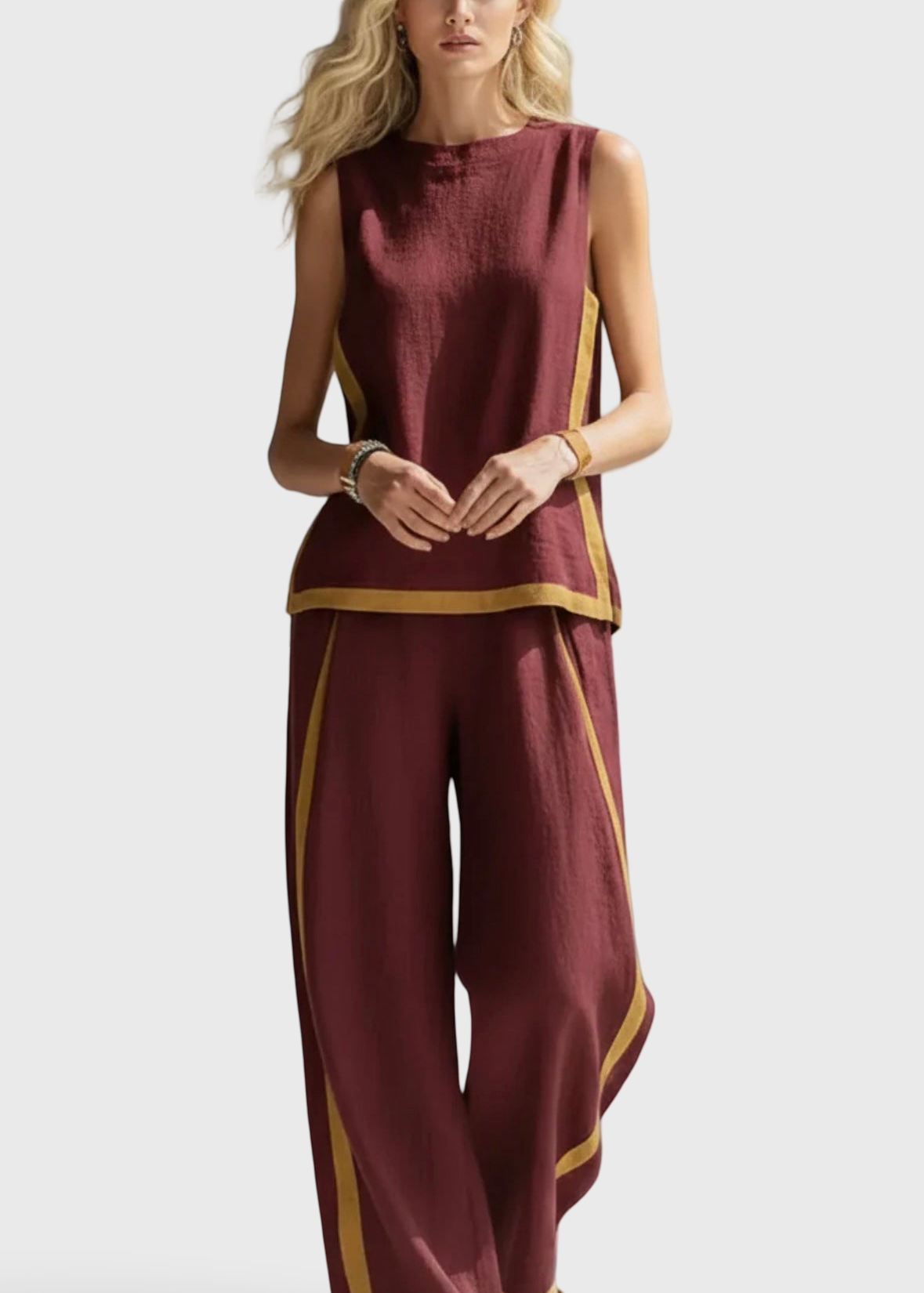 Leila | Elegantni set s modernim rubom